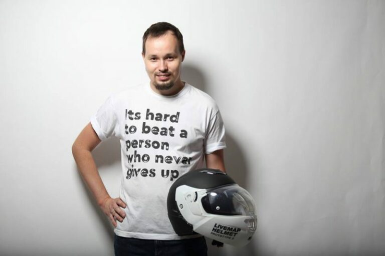 LiveMap представит третью версию мотошлема дополненной реальности на сцене AWE USA 2017