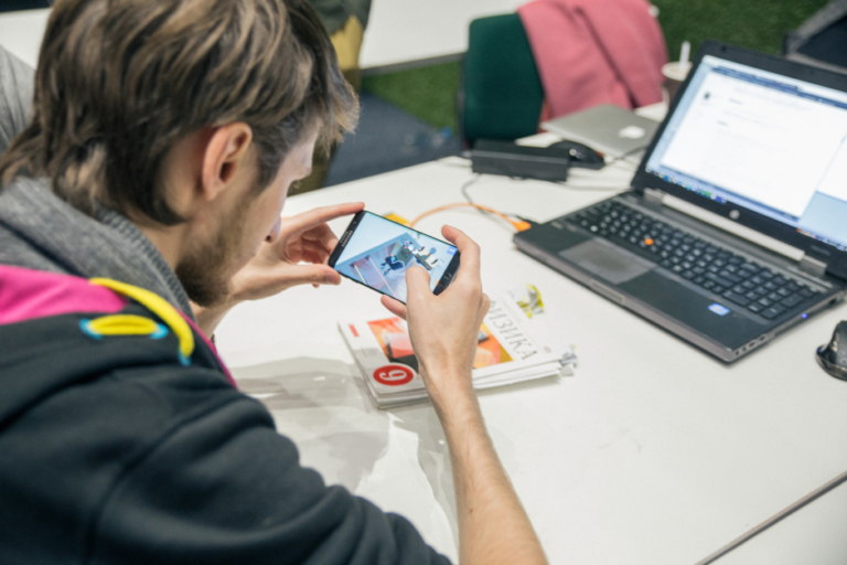 Организаторы EdHack AR/VR наградили победителей хакатона