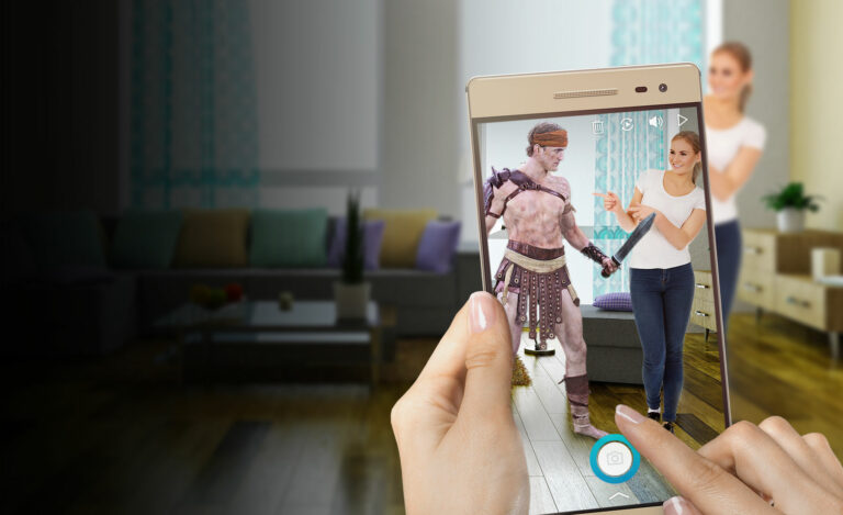 8i увольняет половину сотрудников из-за реструктуризации