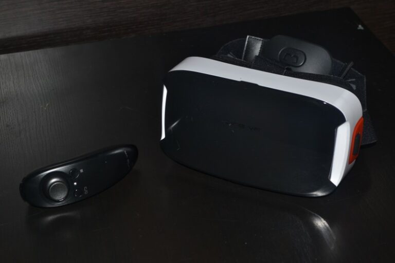 По имени 灵镜小白1代: обзор очков виртуальной реальности для смартфона Ling VR BAI 1