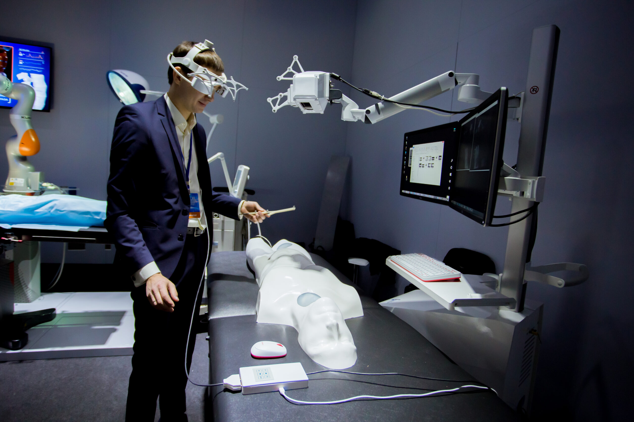 Сложнейшая игра стала реальностью. Виртуальная реальность в медицине. Компьютерная симуляция. Дополненная реальность в медицине. Очки виртуальной реальности в медицине.