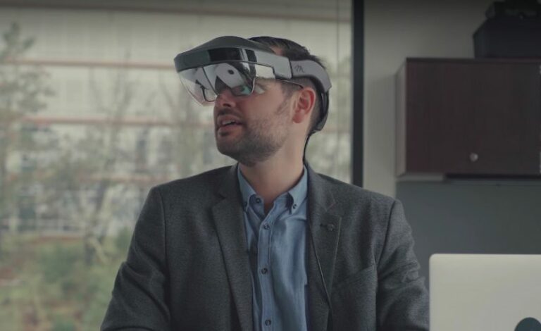 Распаковка шлема Meta 2 Development Kit: подушка-подставка и дрожь Земли