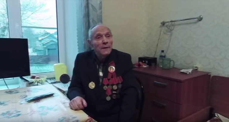 RT снял трогательный сферический ролик о жизни одиноких пожилых людей