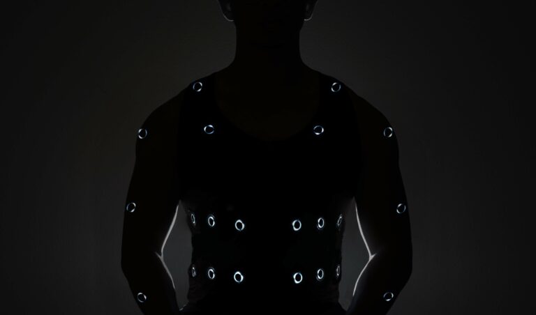 NeoSensory создала жилет обратной связи для вселенной High Fidelity