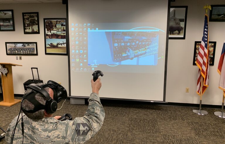 Симуляторы VINCI будут тренировать военных, которым не хватило самолётов