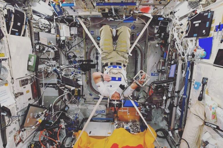 Астронавты на МКС изучают координацию тела с помощью Oculus Rift