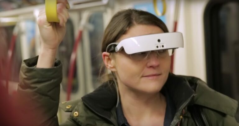 eSight представила третью версию очков, улучшающих зрение