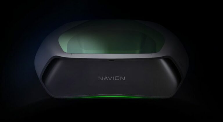 WayRay показала AR-автонавигатор Navion