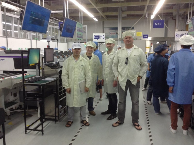 heres-the-crew-at-the-camera-assembly-plant-for-dk2