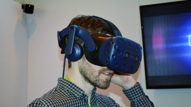 HTC представила Vive Pro — и это не Vive 2