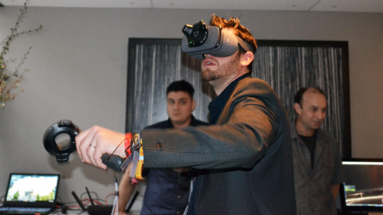 Intel научилась стримить ВР-игры с ПК на смартфон по Wi-Fi