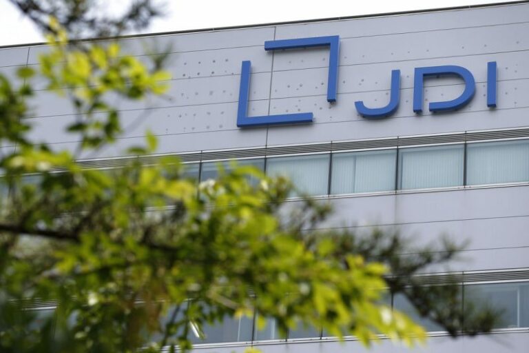 JDI поставляет образцы дисплеев для ВР-шлемов с плотностью пикселей 651 на дюйм