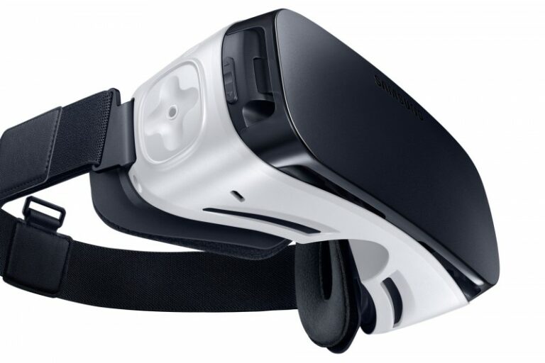 Покупатели первых Samsung Galaxy S7 и S7 Edge могут получить Gear VR бесплатно