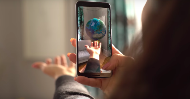 ЦЕРН объясняет Теорию Большого взрыва в дополненной реальности