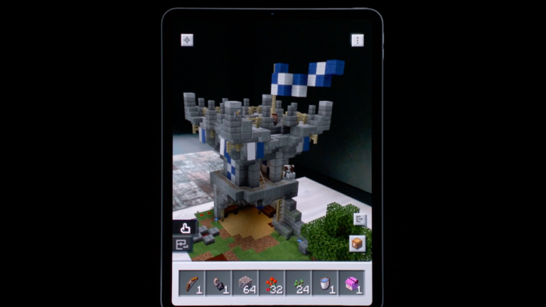 Apple показала геймплей Minecraft Earth