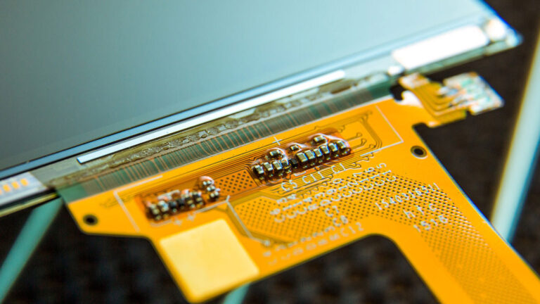 Новые дисплейный драйвер и мост от Synaptics готовы к новым ВР-очкам