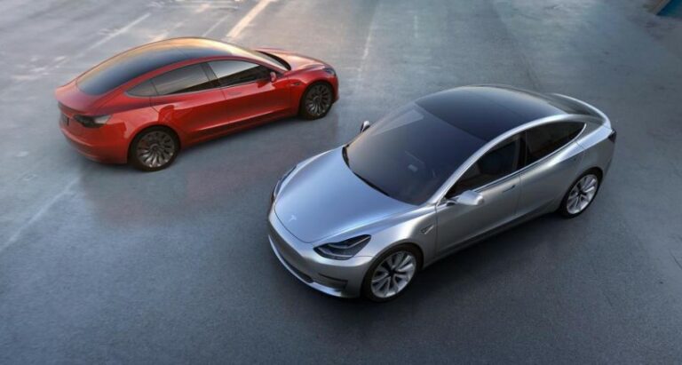 Tesla наняла главного инженера и специалиста по дополненной реальности Skully