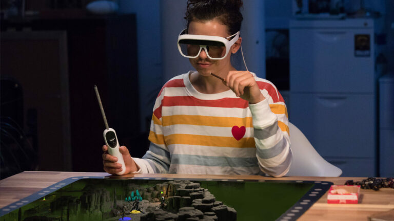 Игровая консоль Tilt Five вышла на Kickstarter и уже собрала нужную сумму