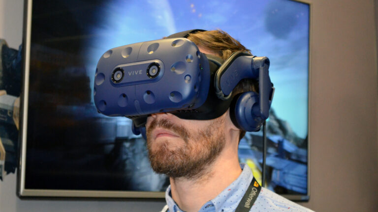 HTC добавила отслеживание рук и пальцев в Vive Pro