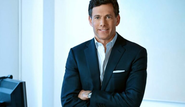 CEO Take-Two Interactive: VR-гарнитуры дороги, и у людей нет для них отдельных комнат