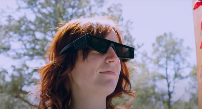 Snap выпустила свои первые очки дополненной реальности