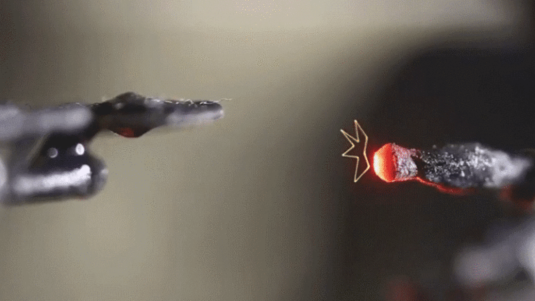 Учёные сумели анимировать лазерные голограммы и доказали это битвой из Звёздного пути