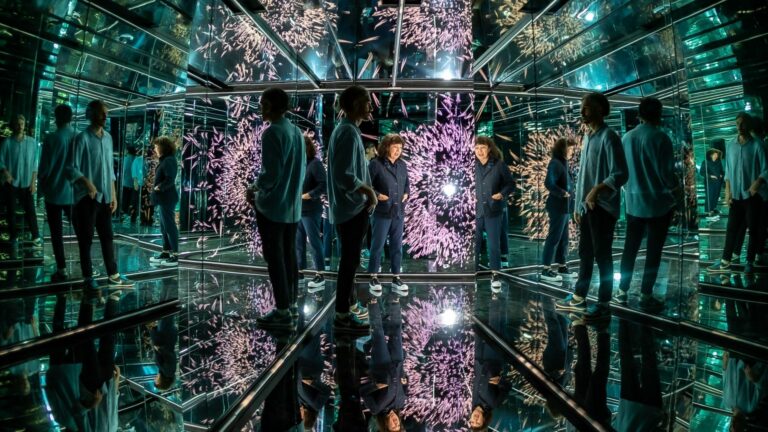 Cамая большая ВР-выставка о космосе открылась в Монреале