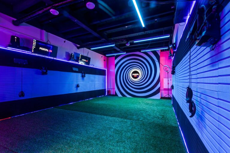 Ковид и экономика клубов виртуальной реальности: погружаемся в детали с Денисом Роговым, Portal VR