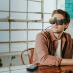 HTC представила Vive Flow, очень лёгкие и компактные очки виртуальной реальности