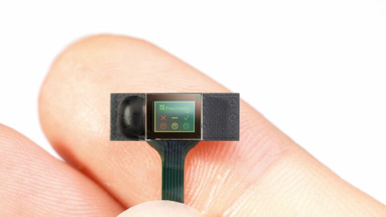 Общество Фраунгофера разработало многоцветный OLED-микродисплей со сверхнизким энергопотреблением