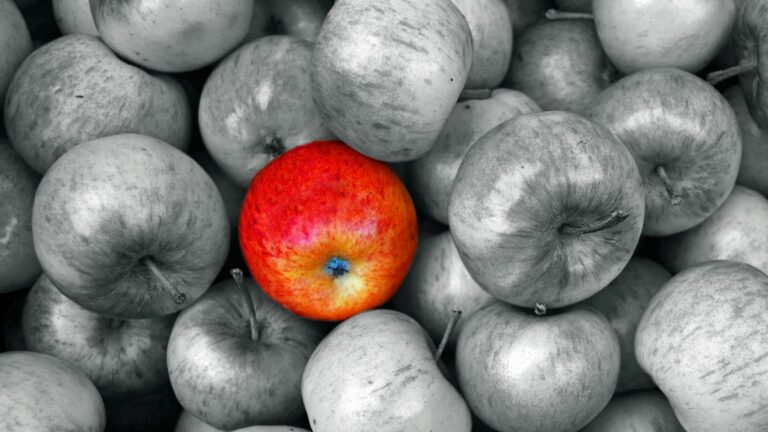 Quest 2 Pro постараются заранее переманить потенциальных покупателей очков Apple, в том числе ценой