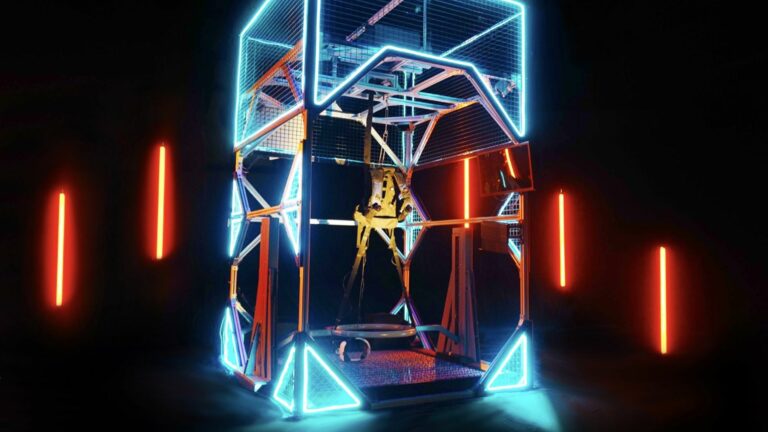 Система погружения в виар Gates01 от STEPVR основана на собственной всенаправленной дорожке компании