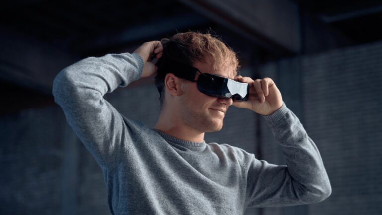 Bigscreen анонсировала ВР-очки Beyond, которые будет делать индивидуально под каждого покупателя