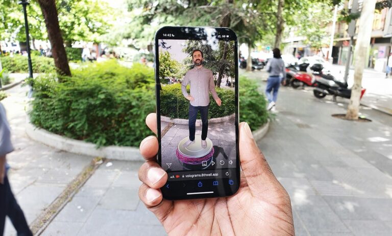 Облачный сервис Vologram Messages превращает видео с людьми в голограммы для веба