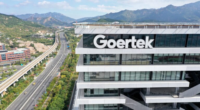 Goertek представила референсный смарт-браслет Link для управления очками