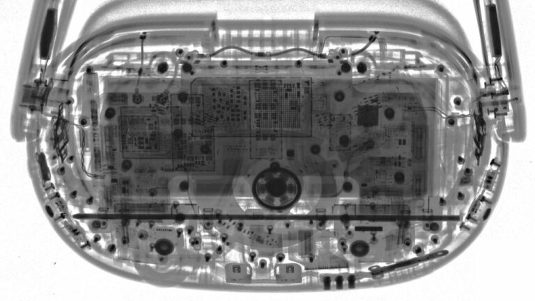 Из чего состоят Quest 3, сколько это стоит и почему в американском продукте США на втором месте