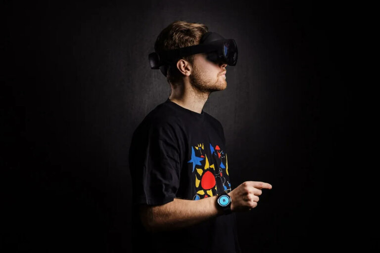 Doublepoint Technologies превратила часы на WearOS в жестовые контроллеры для очков