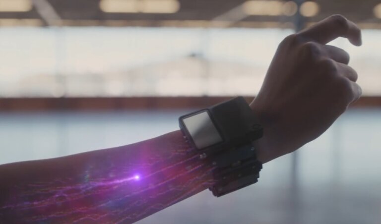 Цукерберг: ЭМГ-браслеты поступят в продажу в течение нескольких лет