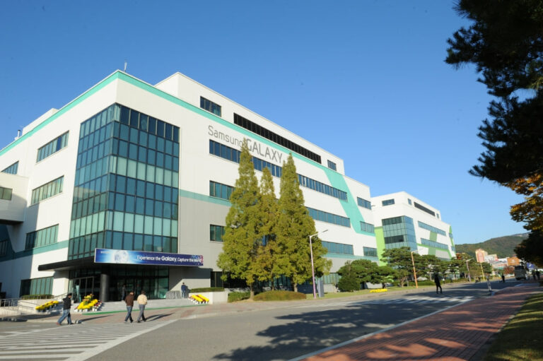 Samsung пересмотрела планы на выпуск очков — не в пользу выпуска