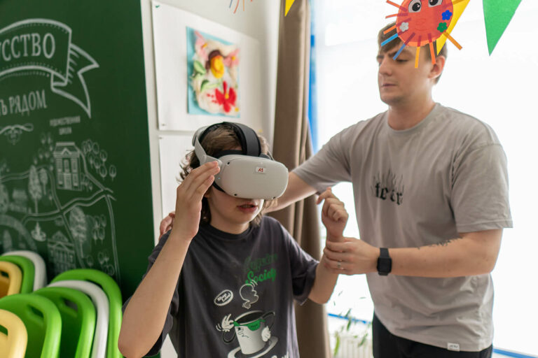 Пятёрочка и VR Inclusion учат детей с особенностями спокойно ходить по магазинам