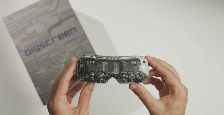 Bigscreen компенсирует клиентам новые пошлины администрации Трампа