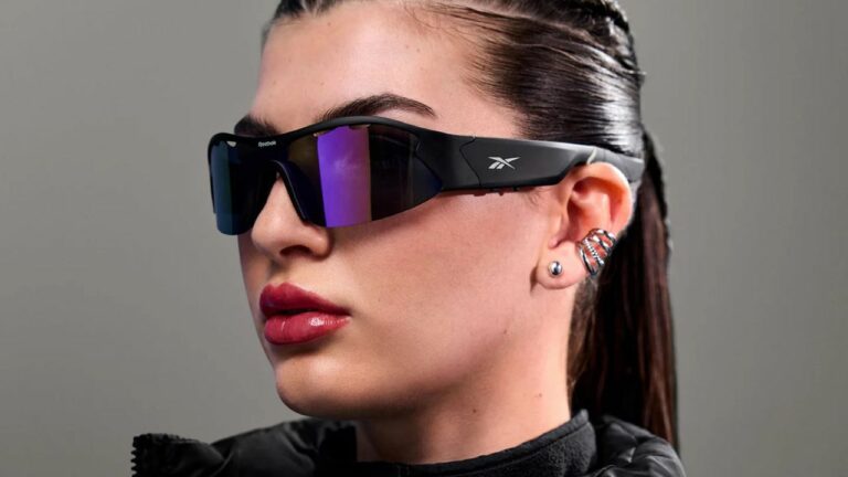 Под брендом Reebok вышли недорогие смарт-очки, которые умнеют со смартфонами