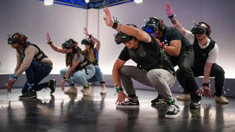 HTC и NTT Com загрузят виаром пустующие спортивные и концертные площадки