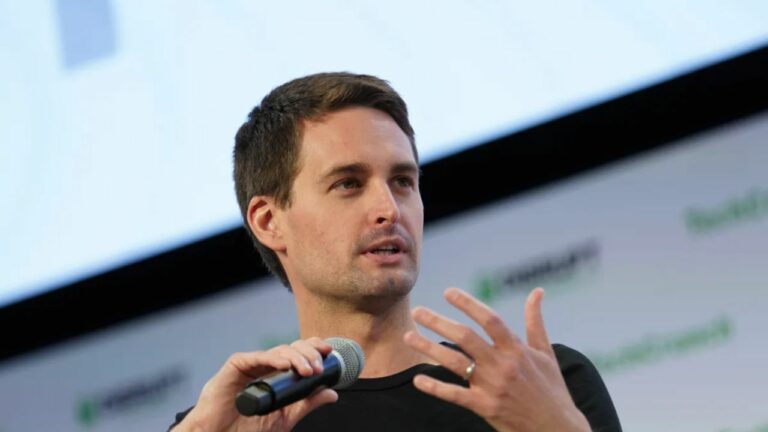 Snap выпустит потребительские очки дополненной реальности Specs в 2026 году