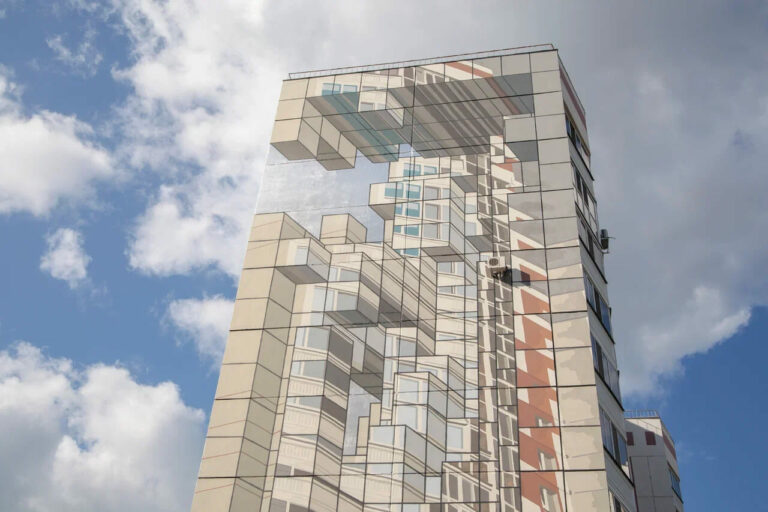 Нижнекамск украсили муралы с дополненной реальностью