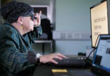 Нейрокомпьютерный интерфейс PRIMA в паре с очками дополненной реальности возвращает зрение