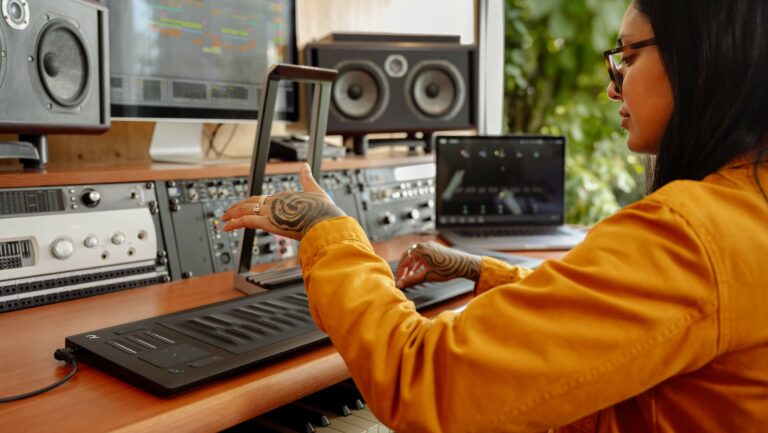 Ultraleap ушла в музыку. Компанию поглотил производитель цифровых инструментов ROLI