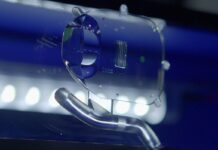 Zeiss взяла под контроль tooz, разработчика оптики для очков дополненной и виртуальной реальности