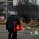Panasonic и Phiar представили автомобильную систему дополненной реальности с трекингом глаз водителя