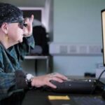 Нейрокомпьютерный интерфейс PRIMA в паре с очками дополненной реальности возвращает зрение